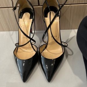CHRISTIAN LOUBOUTIN CROSS BLAKE PARENT PUMPS. MAKE AN OFFER!